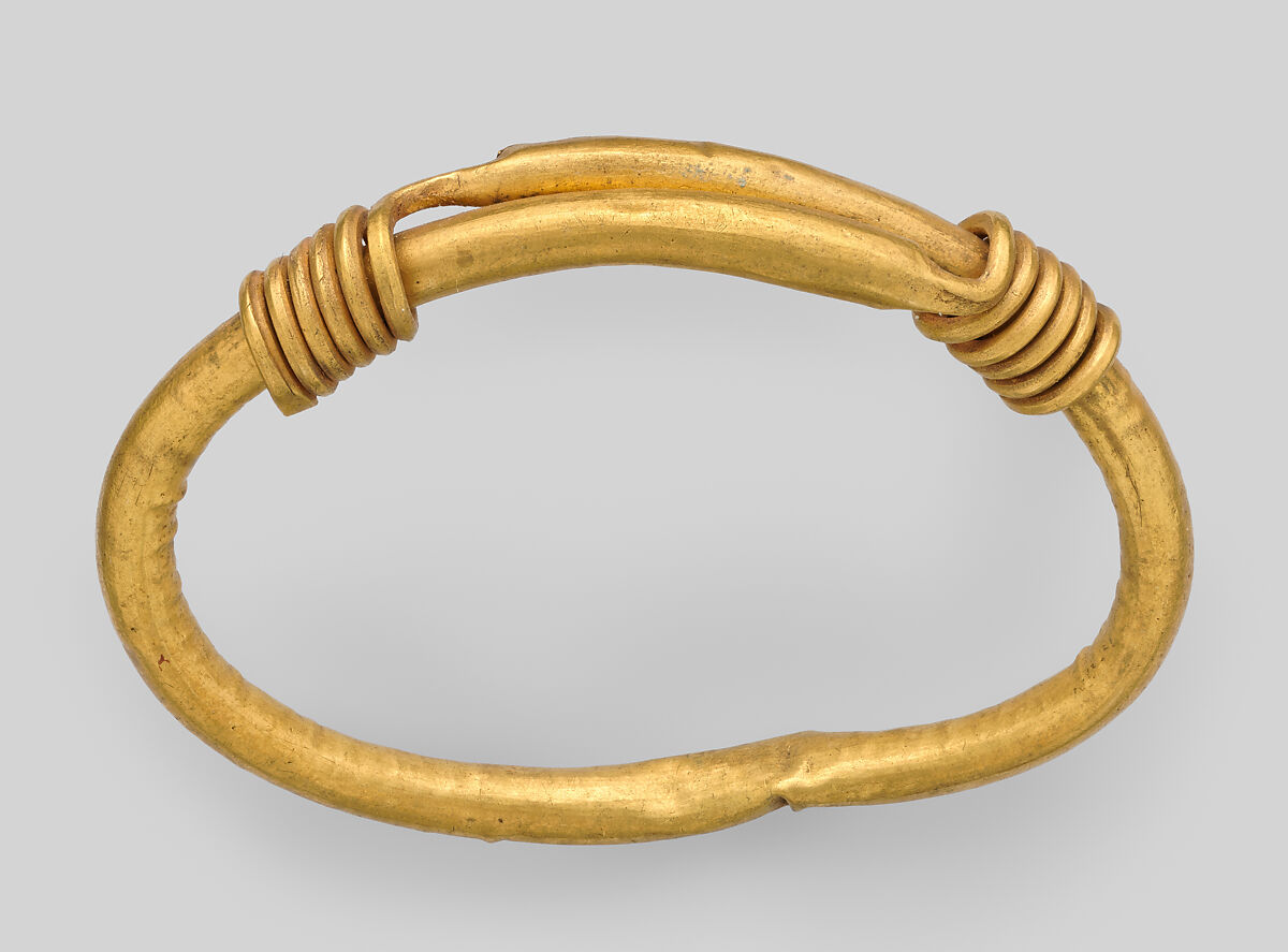 Bracelet with sliding clasp, perhaps for a child, gold