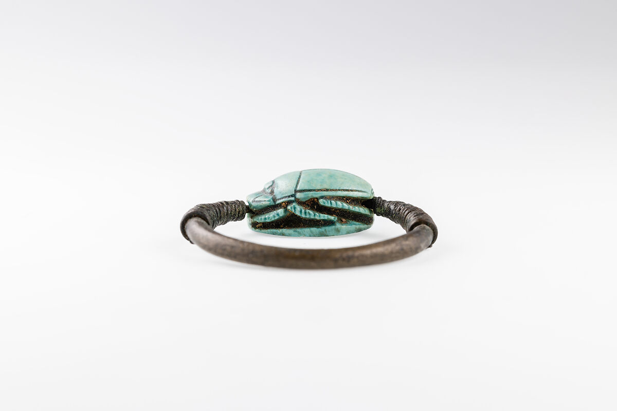 Scarab Finger Ring, Bronze or copper alloy, glazed steatite