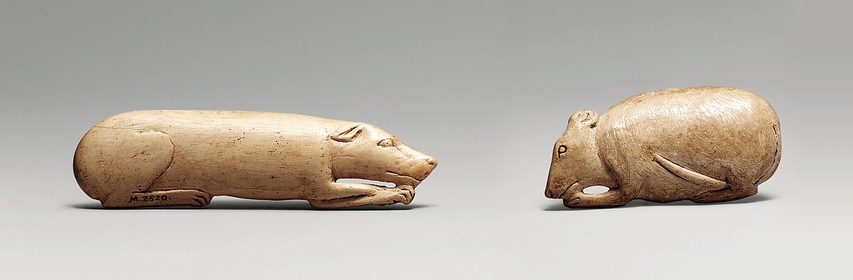 Cosmetic Spoon in the Shape of a Mouse, Bone