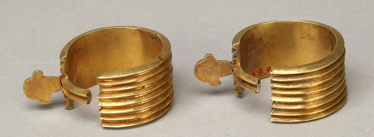 Pair of Ribbed Penannular Earrings, Gold