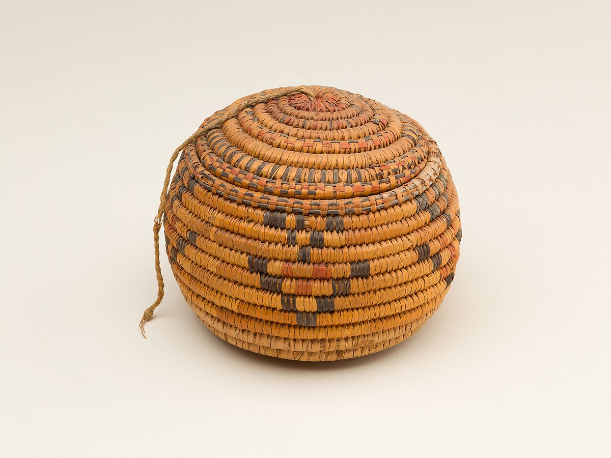 Small Round Lidded Basket, Halfa grass, palm leaf, linen cord 