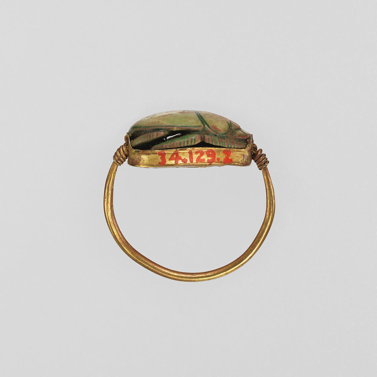 Scarab Finger Ring with Scroll Pattern, Gold, glazed steatite