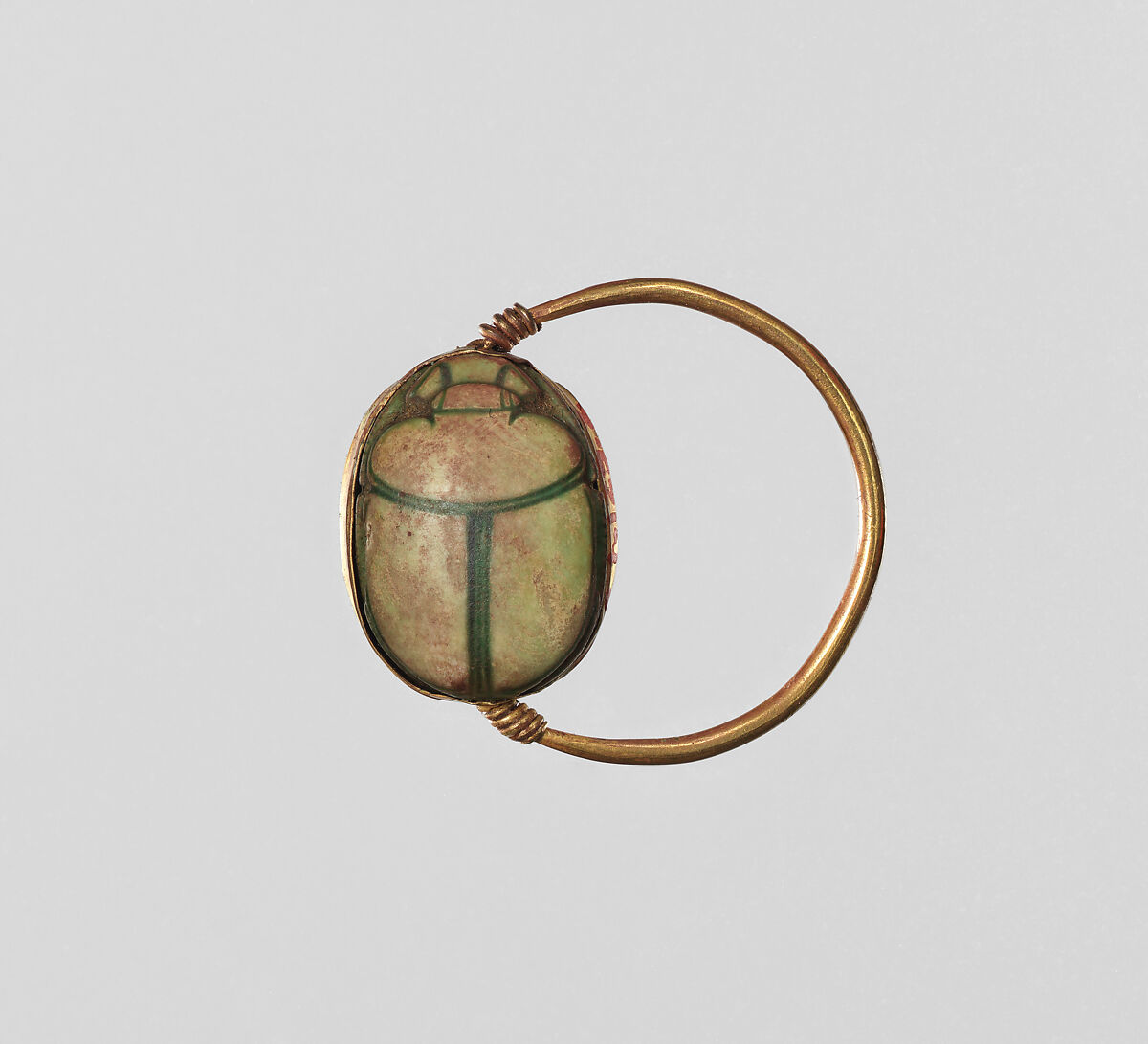Scarab Finger Ring with Scroll Pattern, Gold, glazed steatite