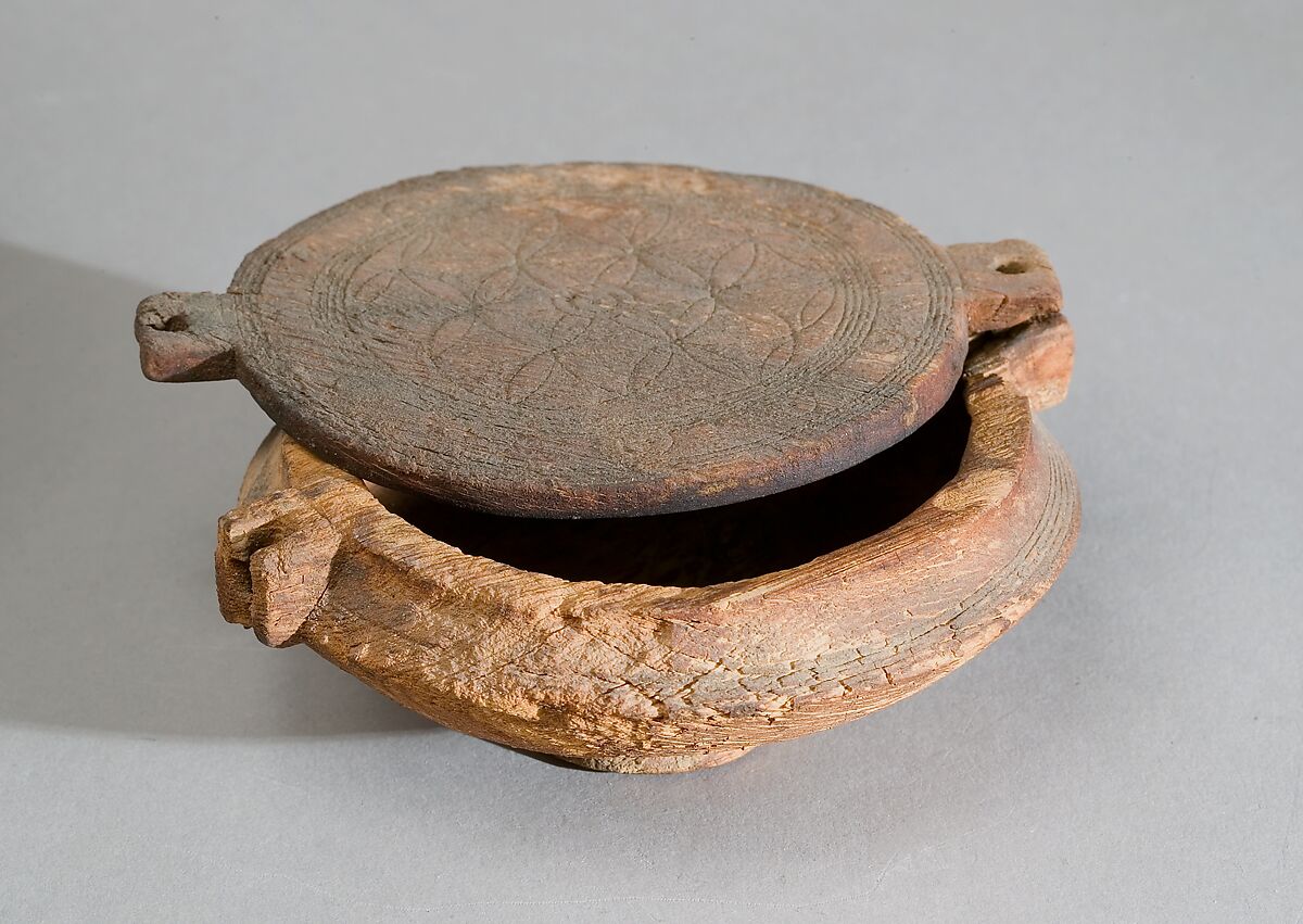 Circular Cosmetic Box with a Swivel Lid, Wood