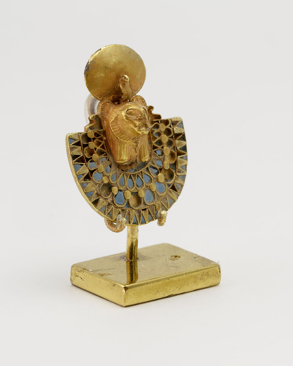 Amuletic aegis of Bastet or Sakhmet, Gold, Egyptian blue 