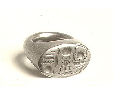 Signet Ring with Tutankhamun's Throne Name, Gold
