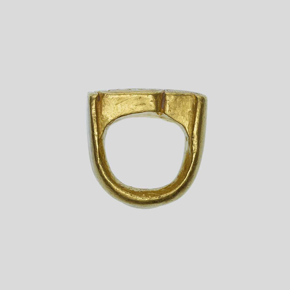 Signet ring, Gold