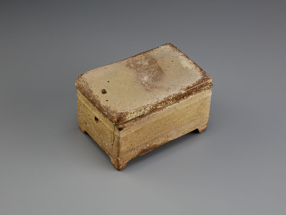 Model Box, Faience