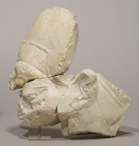 Head of Akhenaten in the blue crown, sign traces at nape of neck
