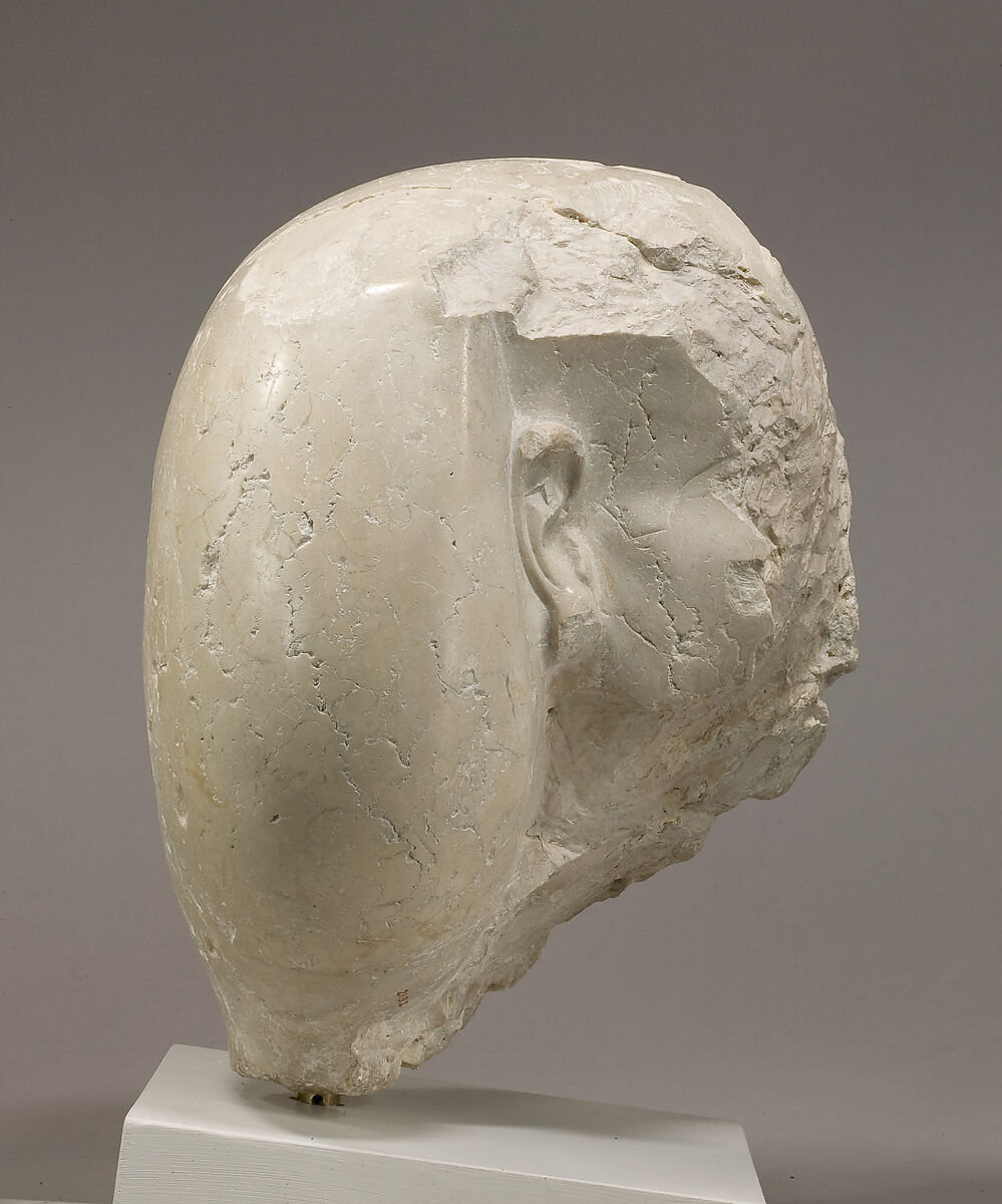Head of king or queen in khat headdress, Indurated limestone