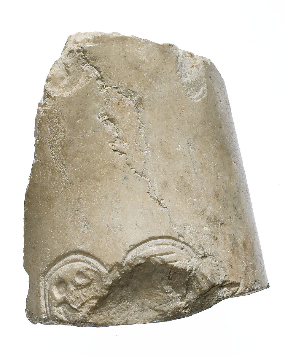 Arm, left shoulder with Aten cartouche, Indurated limestone 