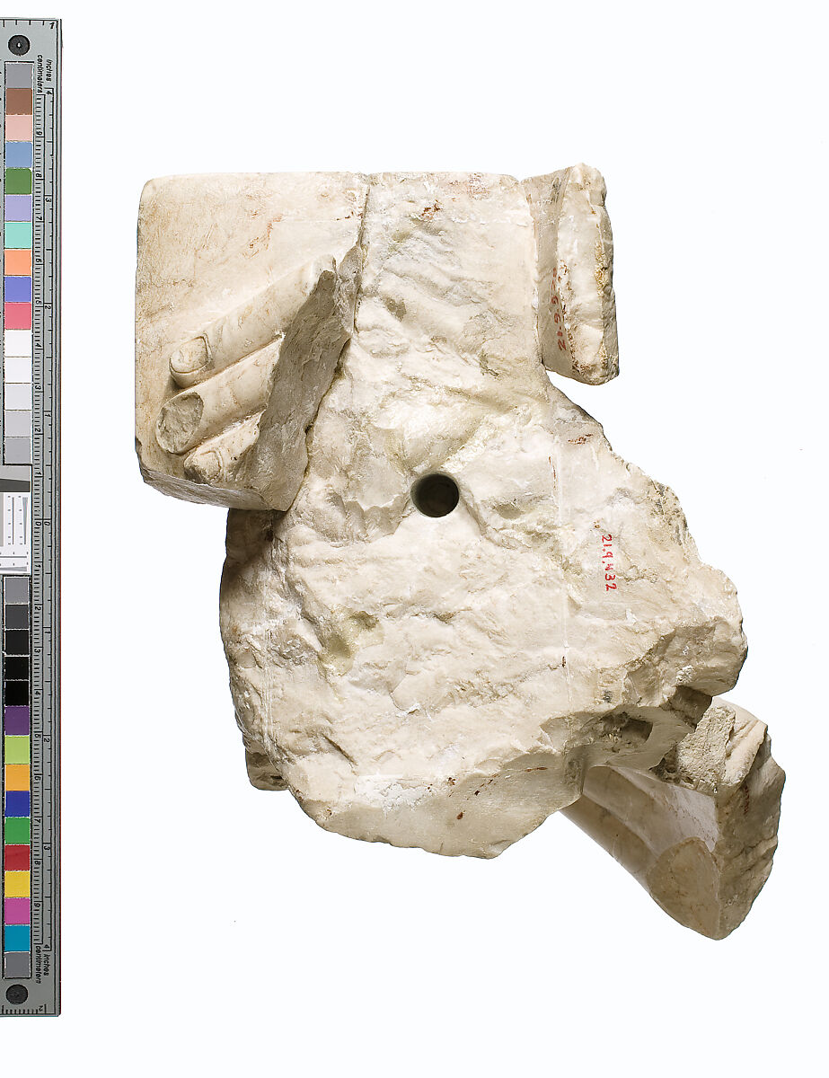 Hands offering Aten cartouches (upper part of cartouches are a cast of British Museum EA 58471), Indurated limestone