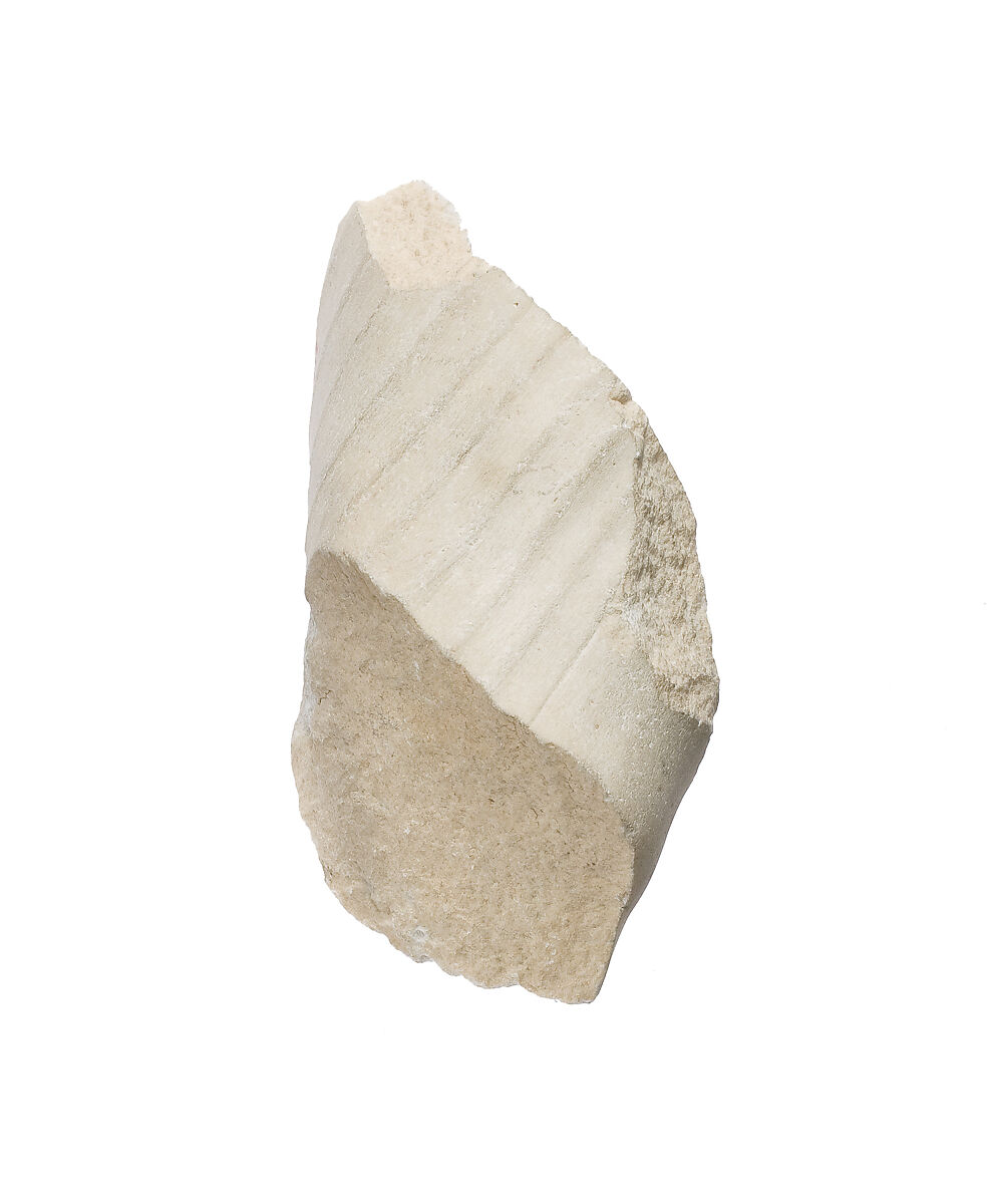 Knee with kilt, Siliceous indurated limestone