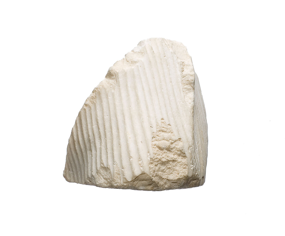 Hips of a royal female, Siliceous indurated limestone