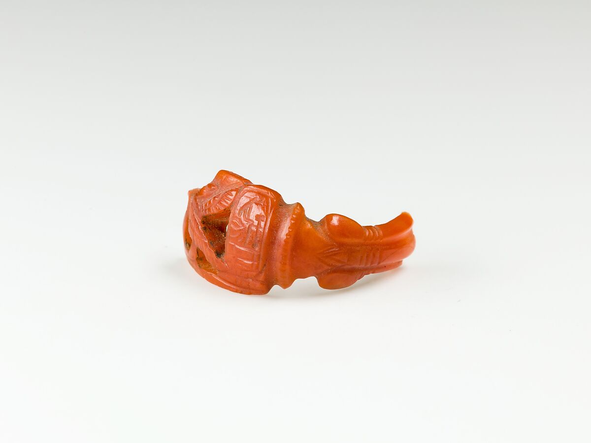 Bezel of a ring of Nefertari, Carnelian 