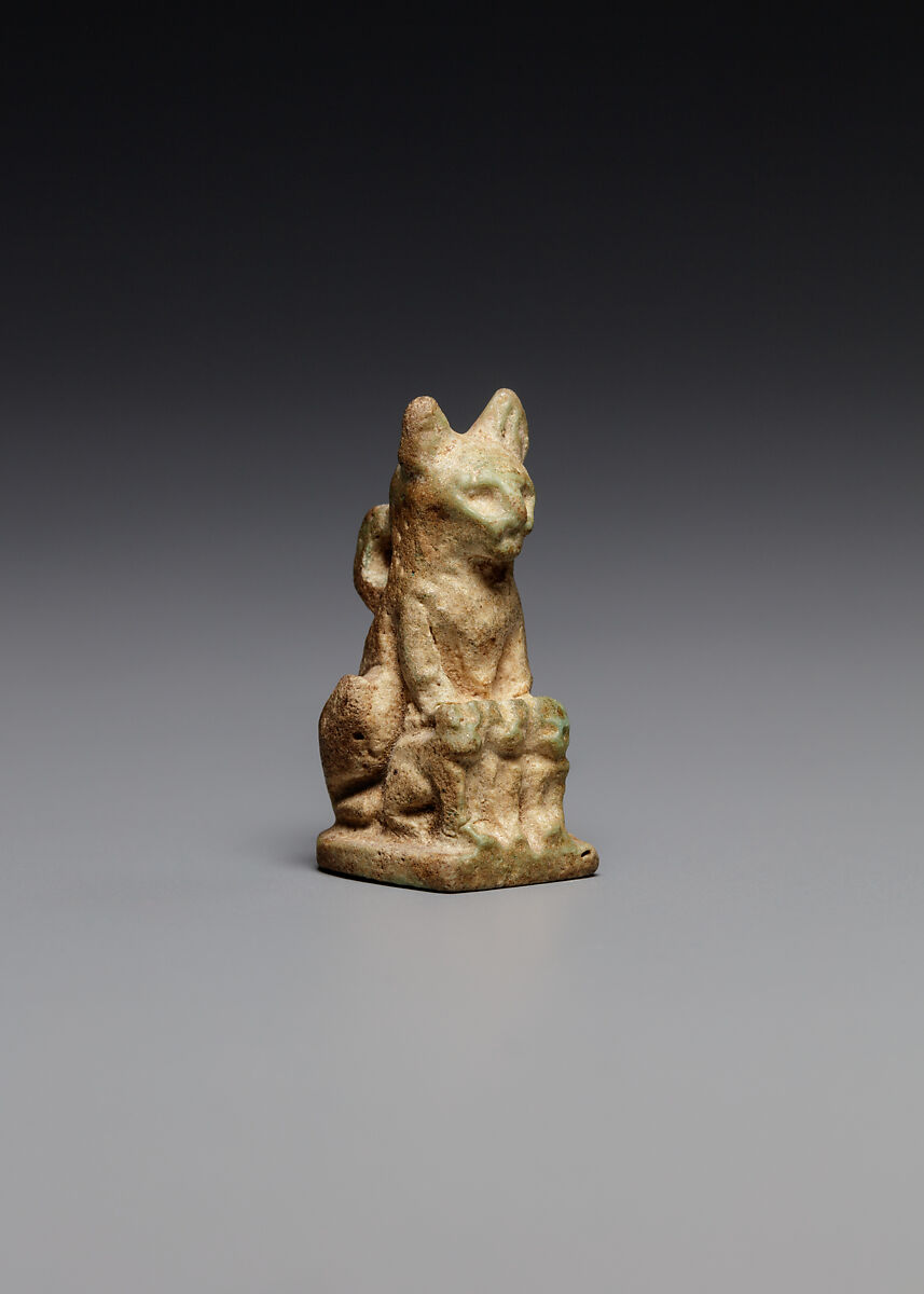 Amulet: Cat with 3 Kittens, Faience 