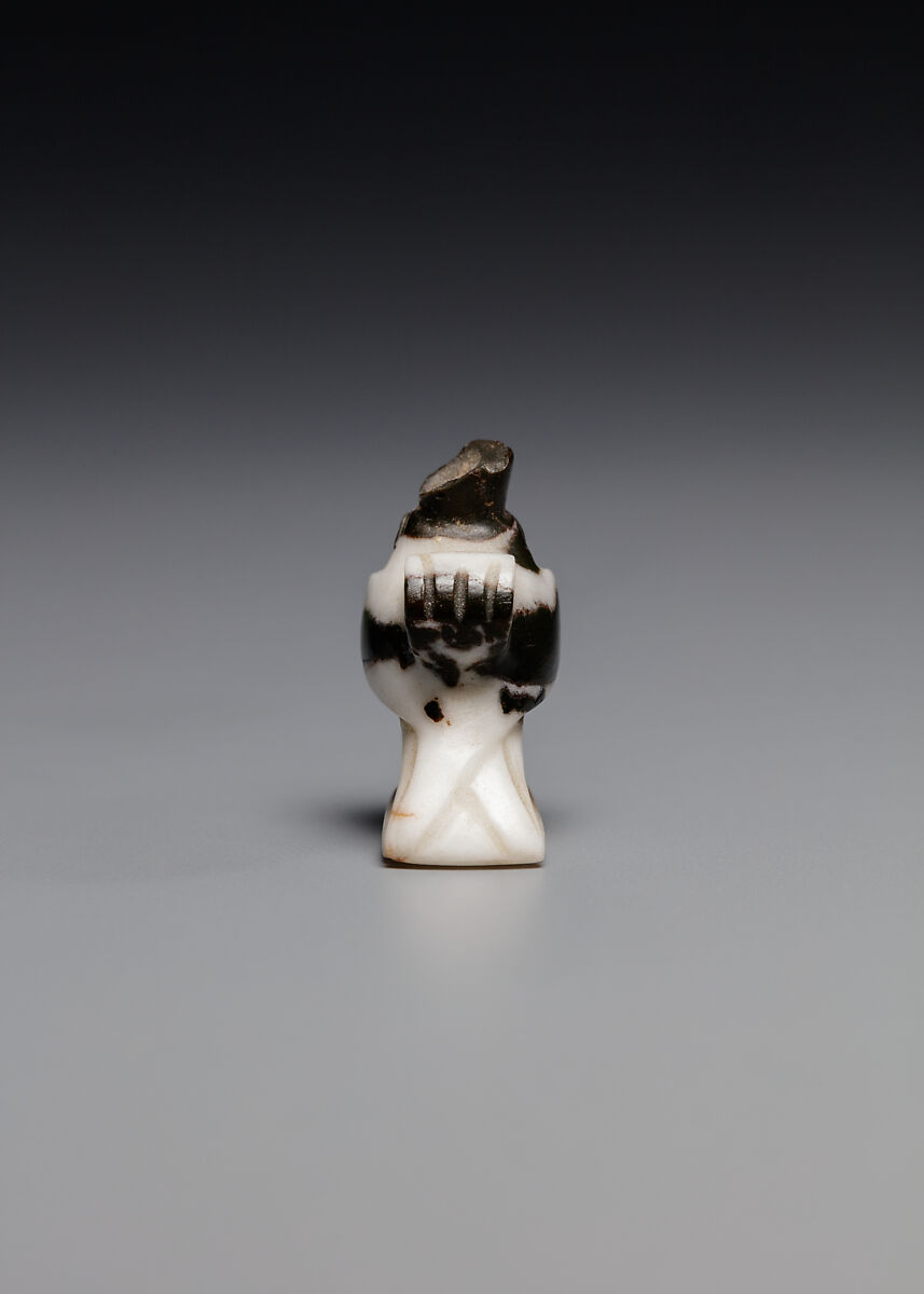 Amulet: Horus falcon, Agate