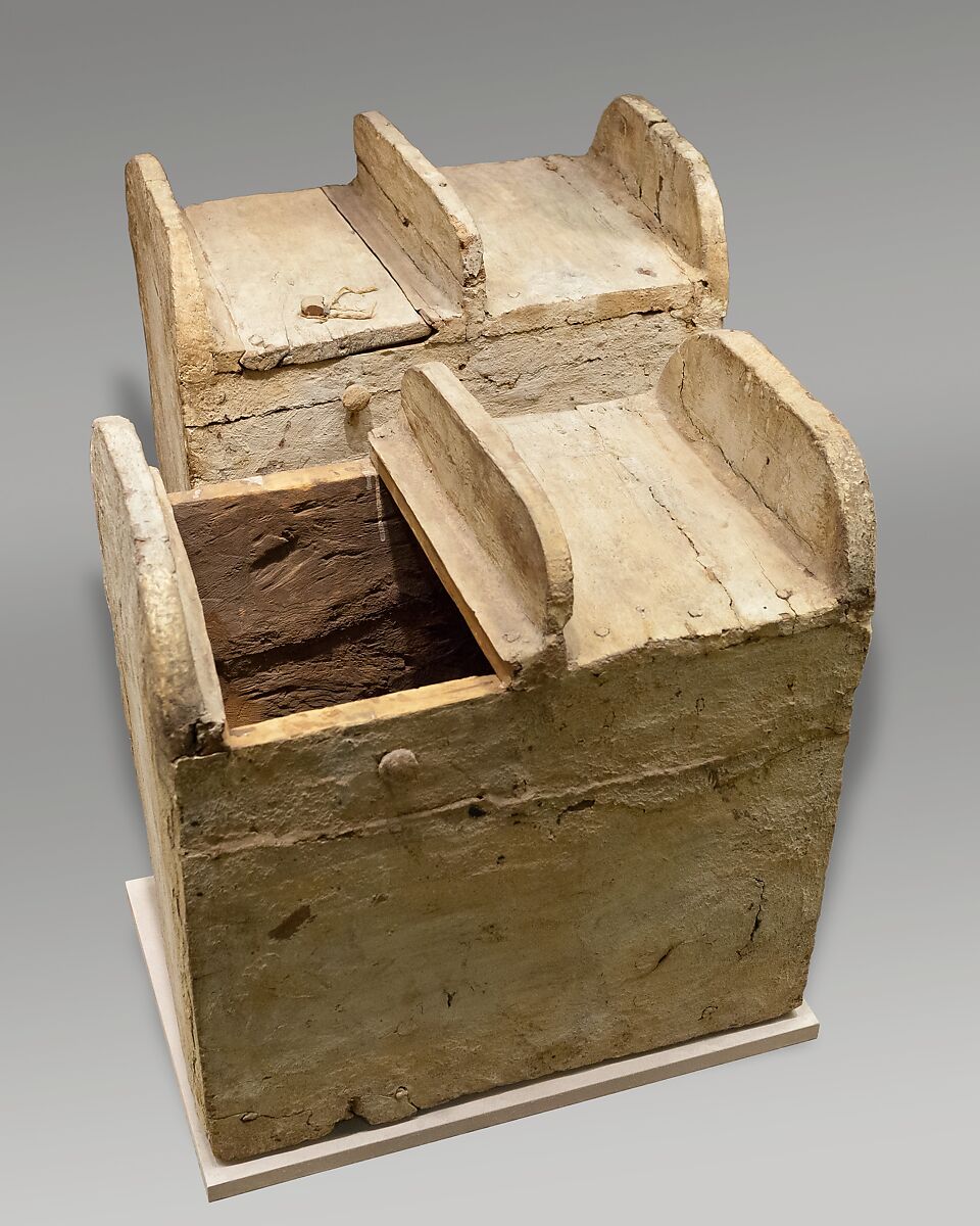 Shabti Box with Mud Seal and Shabtis of Henettawy (C), Daughter of Isetemkheb, Wood, whitewash, mud, faience 