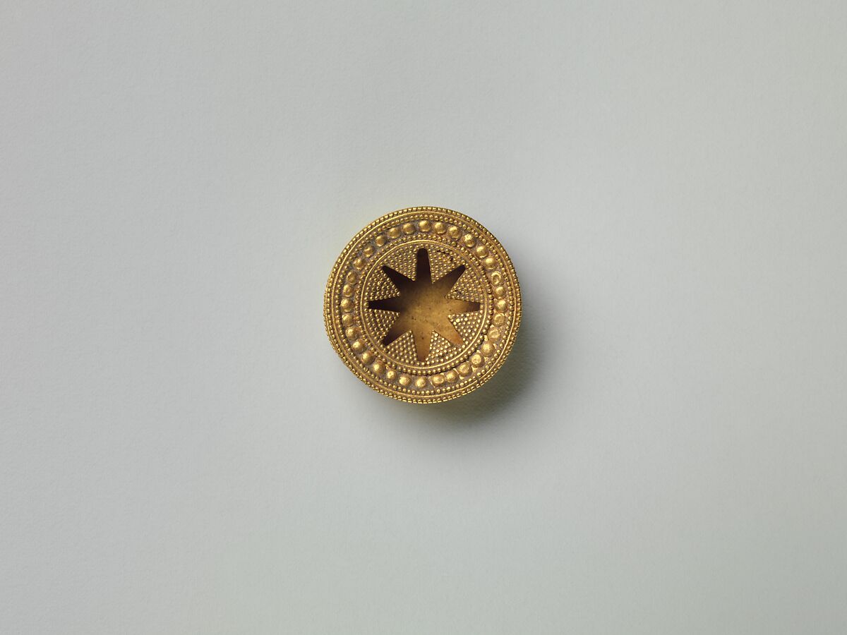 Box-form ornament with granulation, Gold