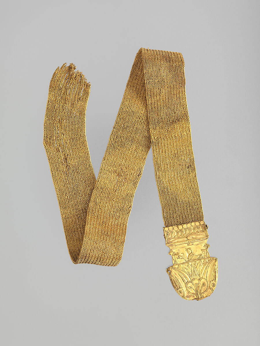 Strap chain with one decorated terminal preserved, Gold 
