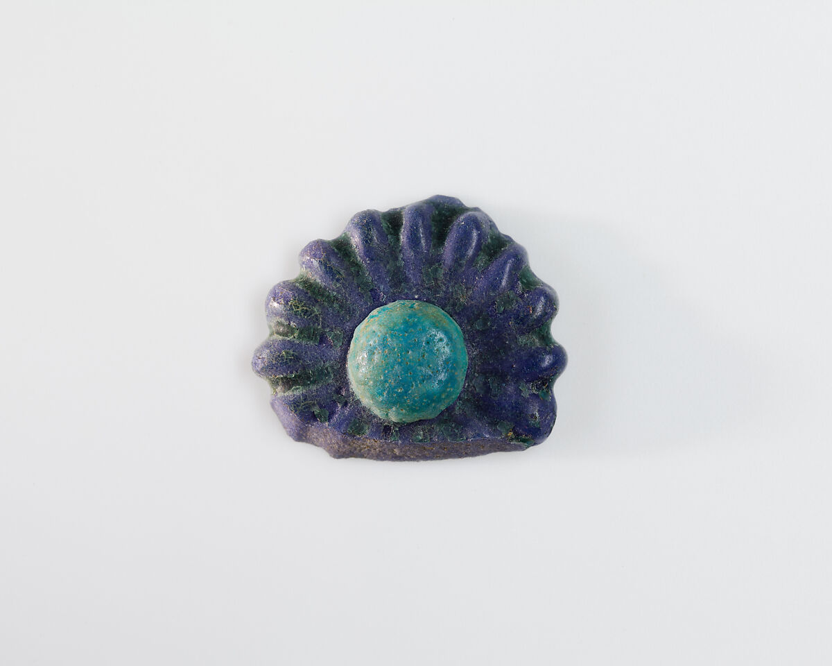 Daisy Pendant, Faience 