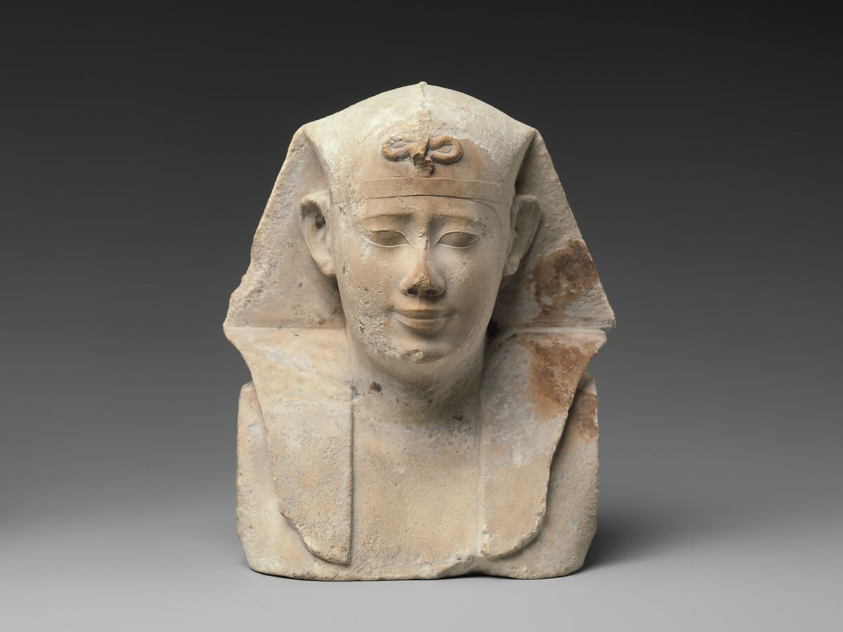 Royal bust, Limestone 