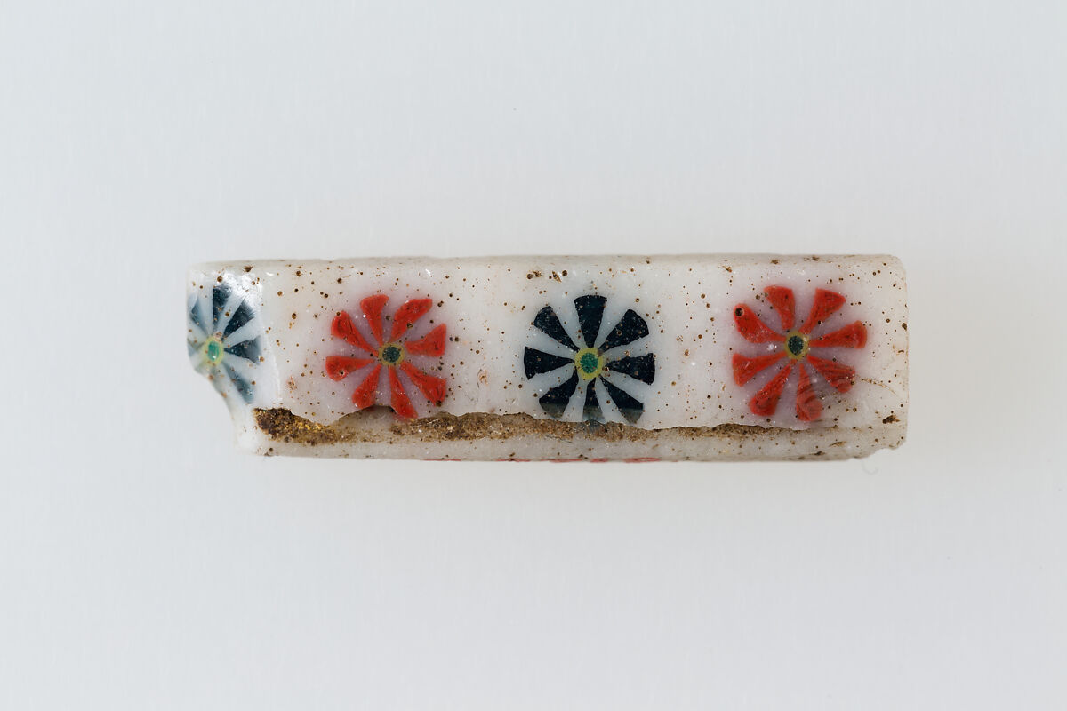 inlay with row of rosettes, Glass 