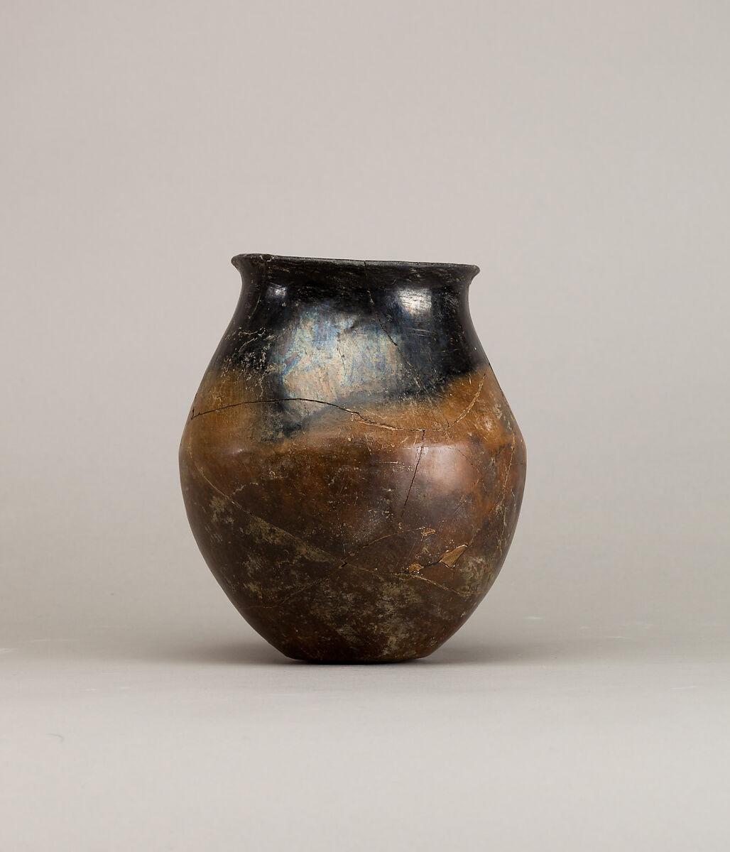 Black-topped red ware jar, Pottery 
