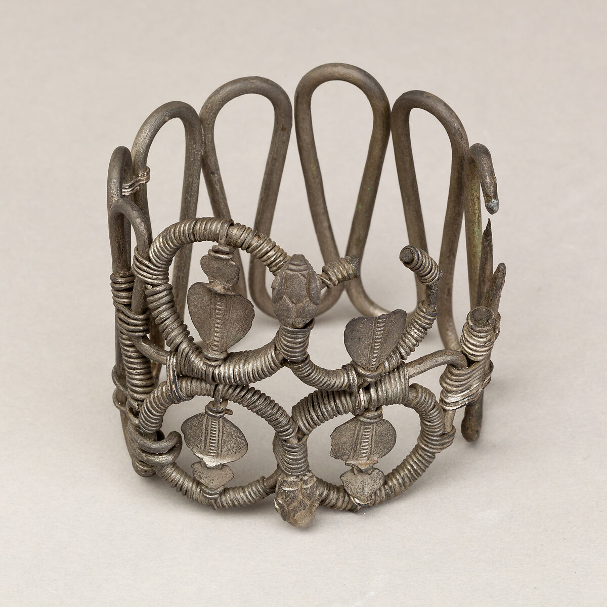 Bracelet or armlet with uraei, Silver 
