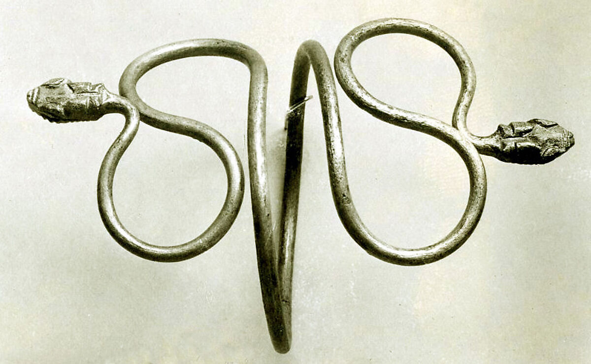 Bracelet with Two Snake-Head Terminals, Silver