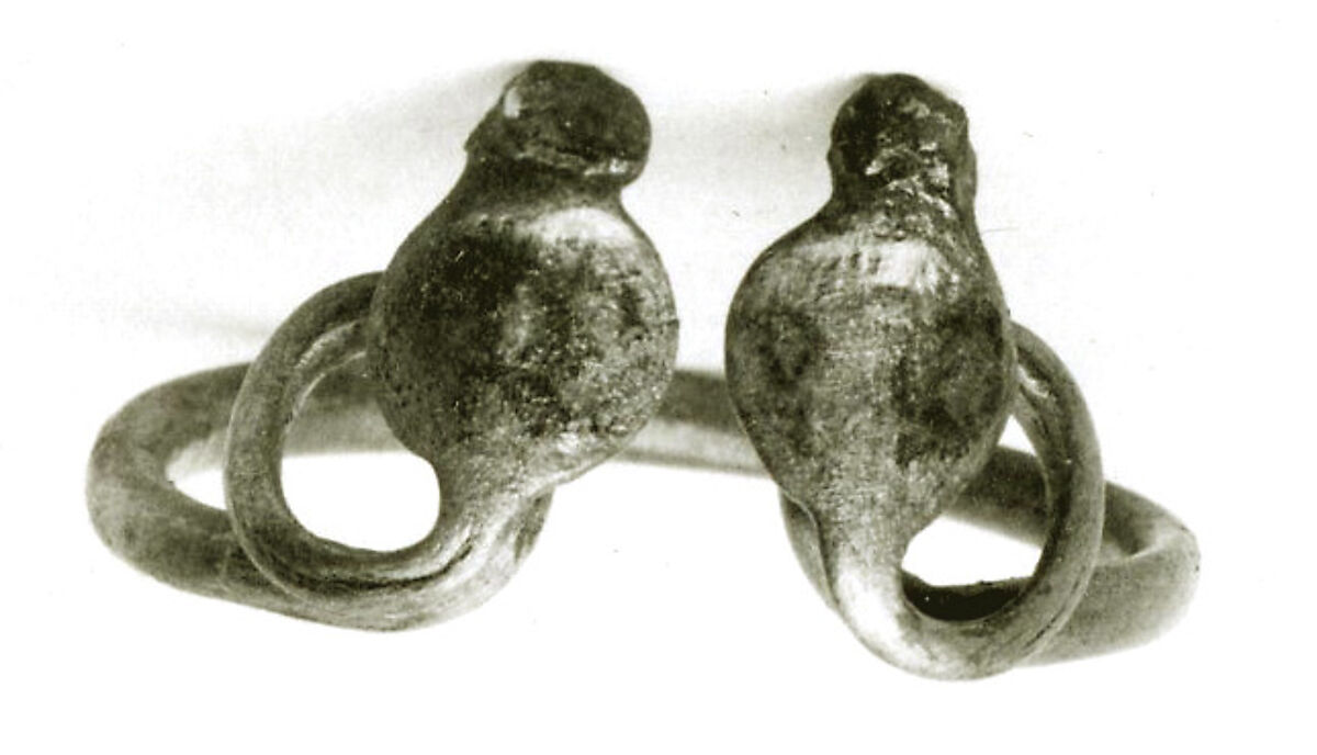 Bracelet with two uraei, Silver