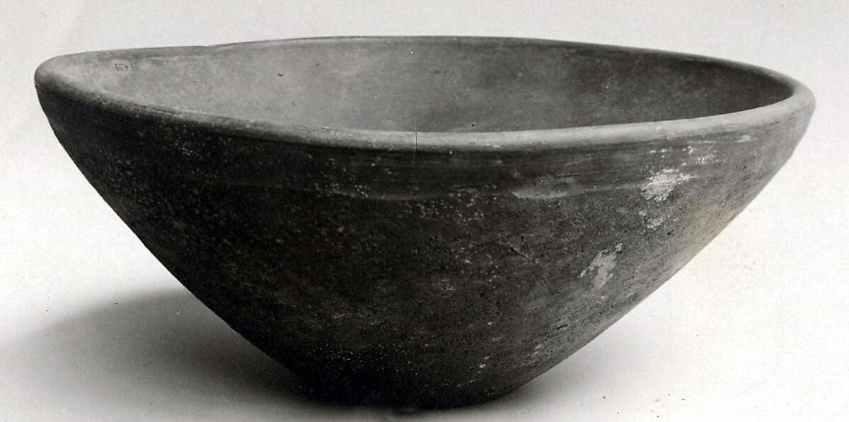 Shallow bowl, Pottery