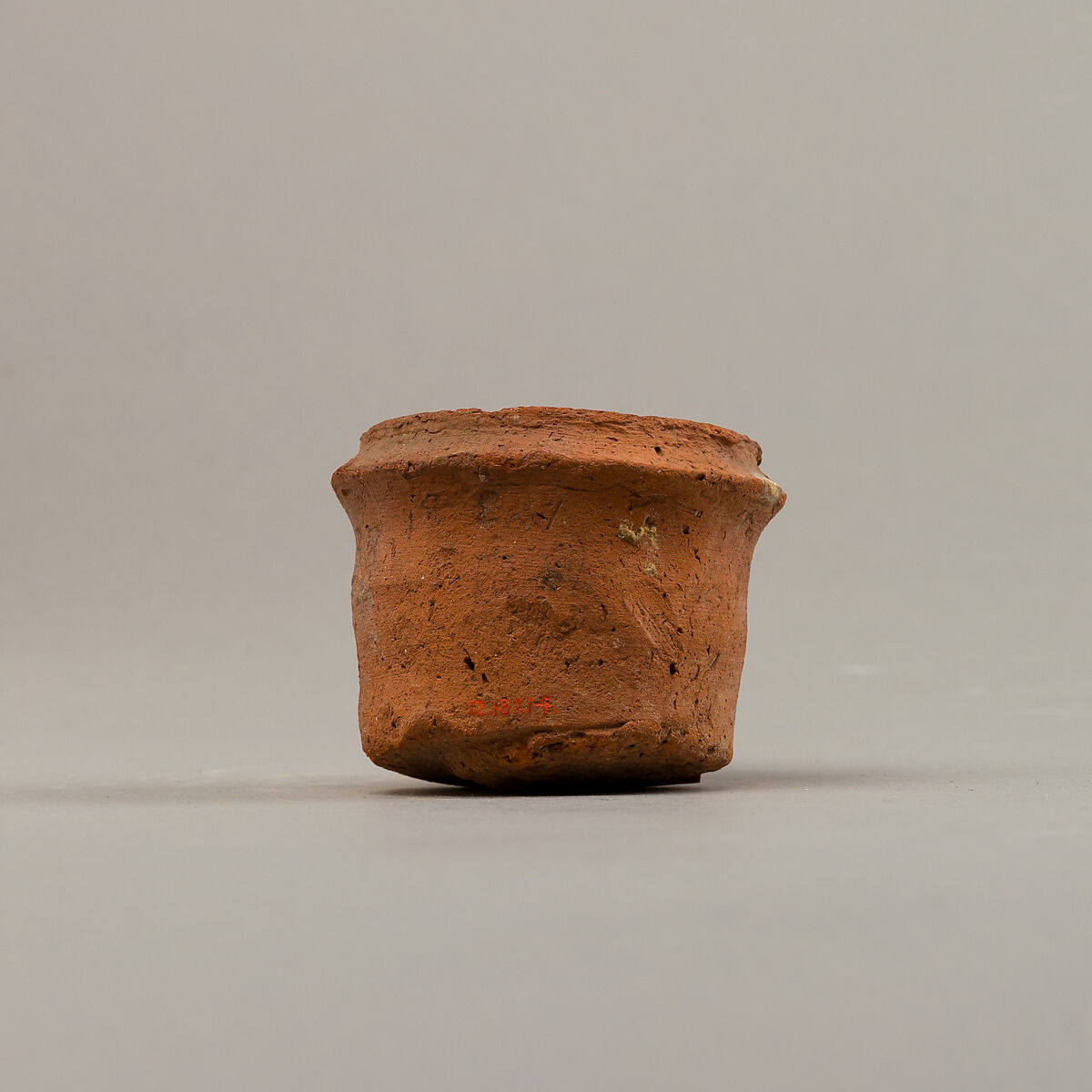 Short cylindrical jar, Pottery 