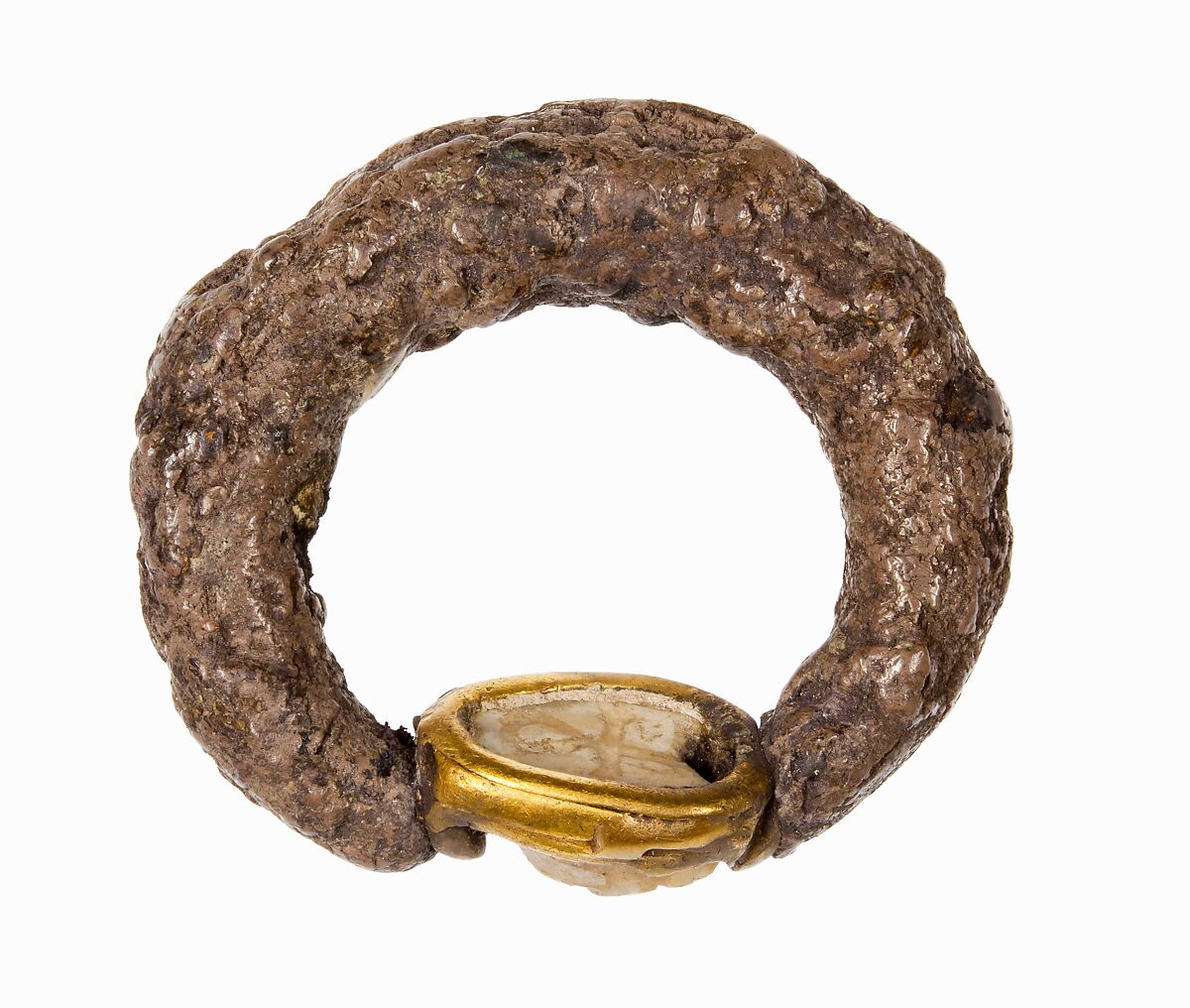 Ring with a scarab inscribed with an ankh, Silver, travertine (Egyptian alabaster), gold