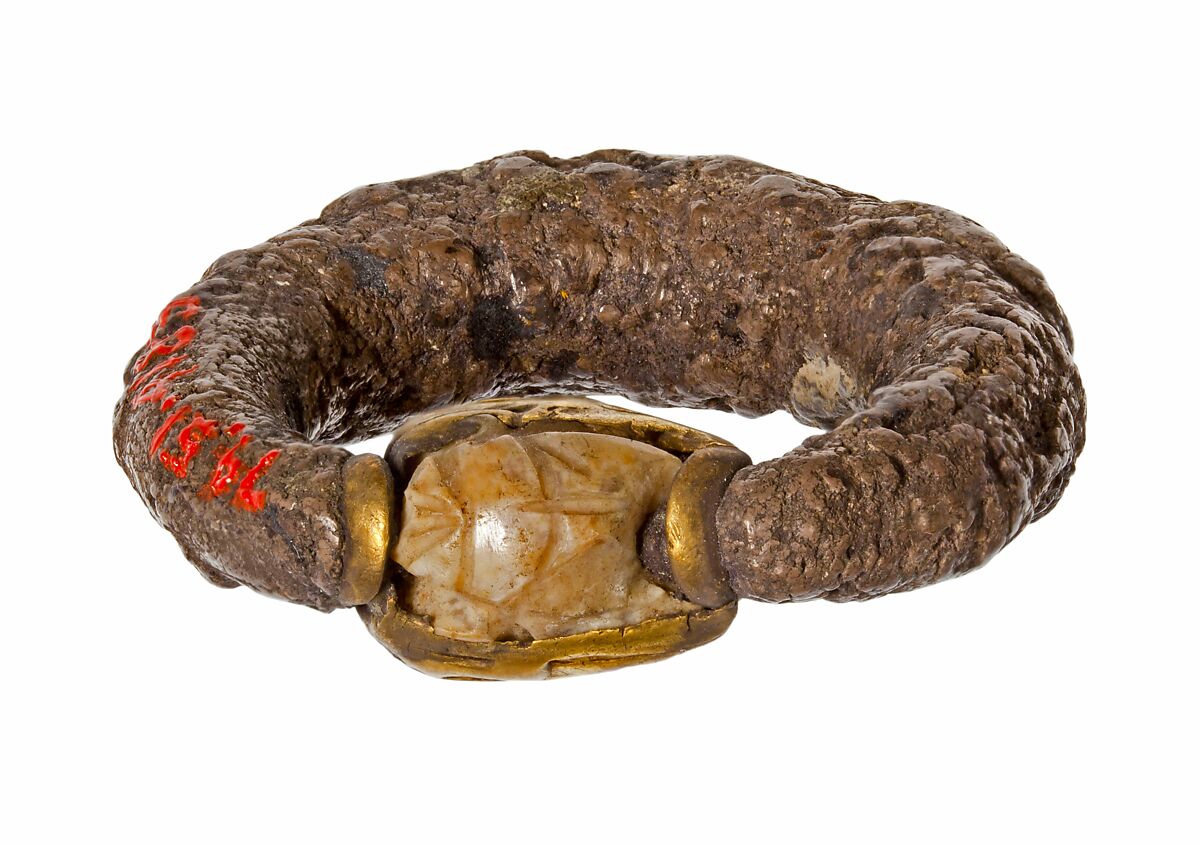 Ring with a scarab inscribed with an ankh, Silver, travertine (Egyptian alabaster), gold