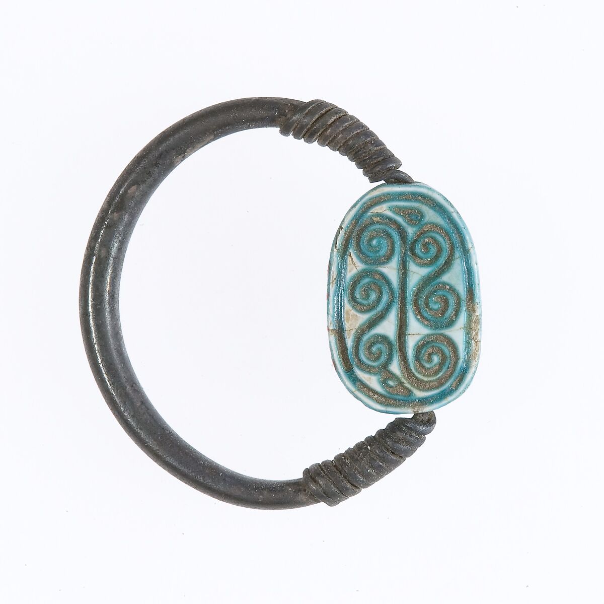 Scarab ring, Steatite (glazed), silver wire 