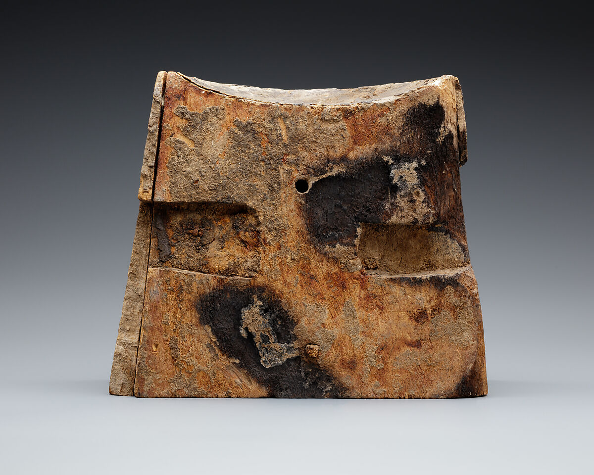 Support for a chair leg, Wood (tamarisk), silver gold leaf traces