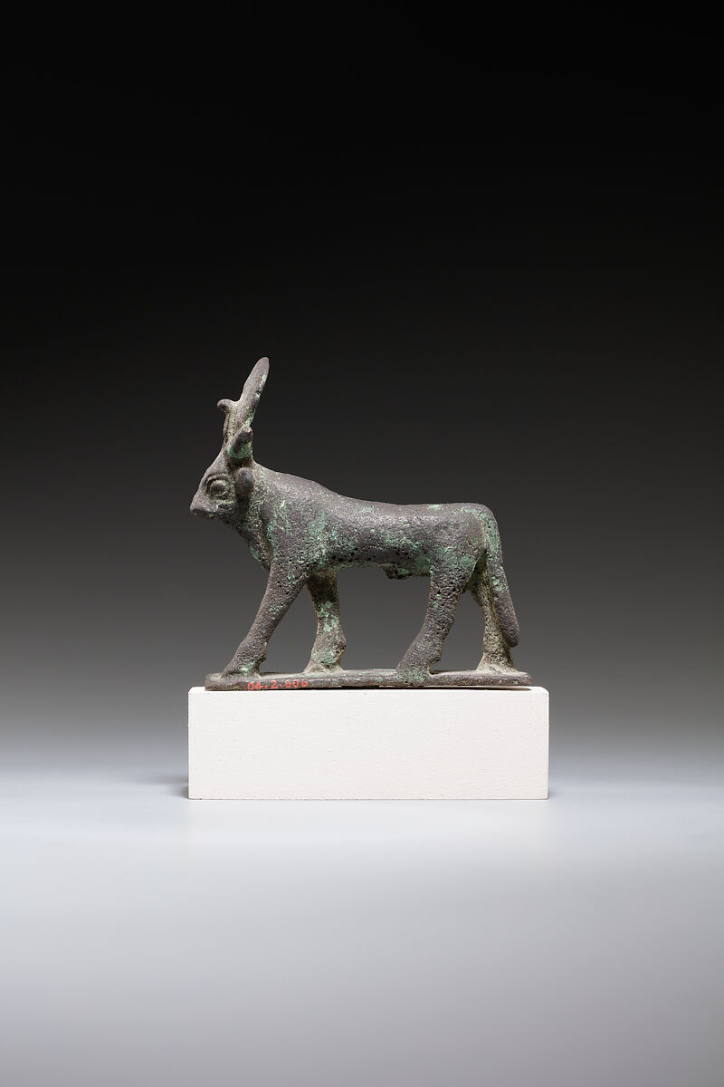 Bull figurine, Bronze or copper alloy 