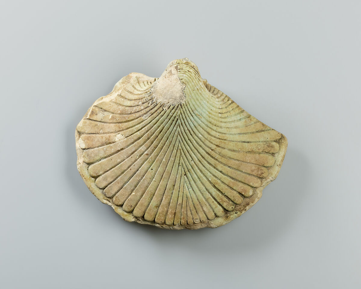 Lid fragment in form of a falcon's head, Faience
