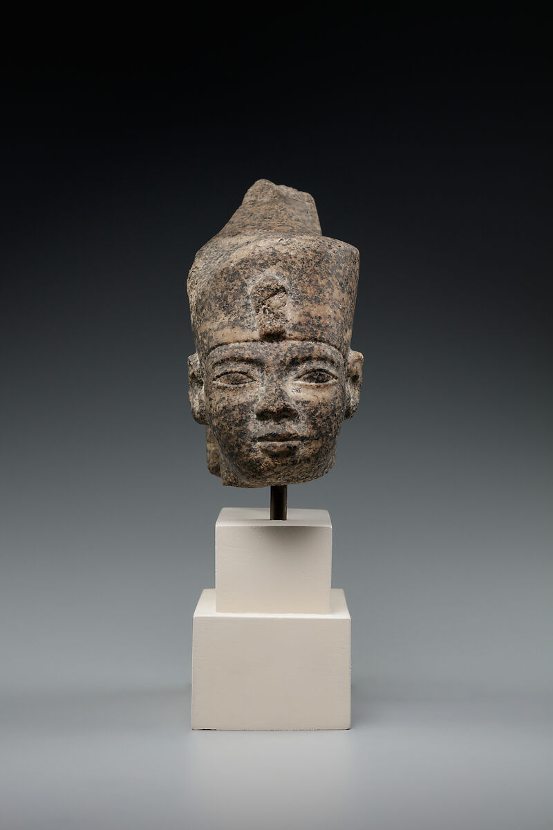 Head of a king in the red crown, Granodiorite 