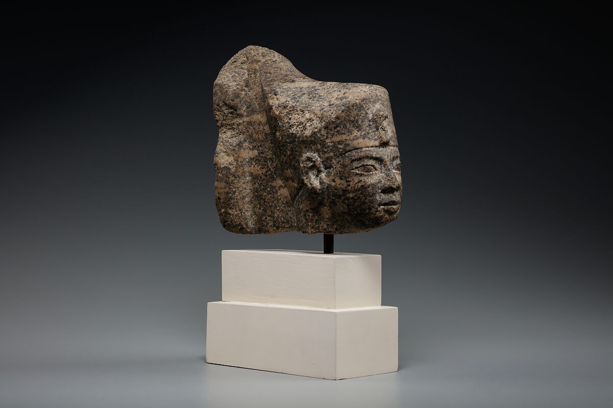 Head of a king in the red crown, Granodiorite