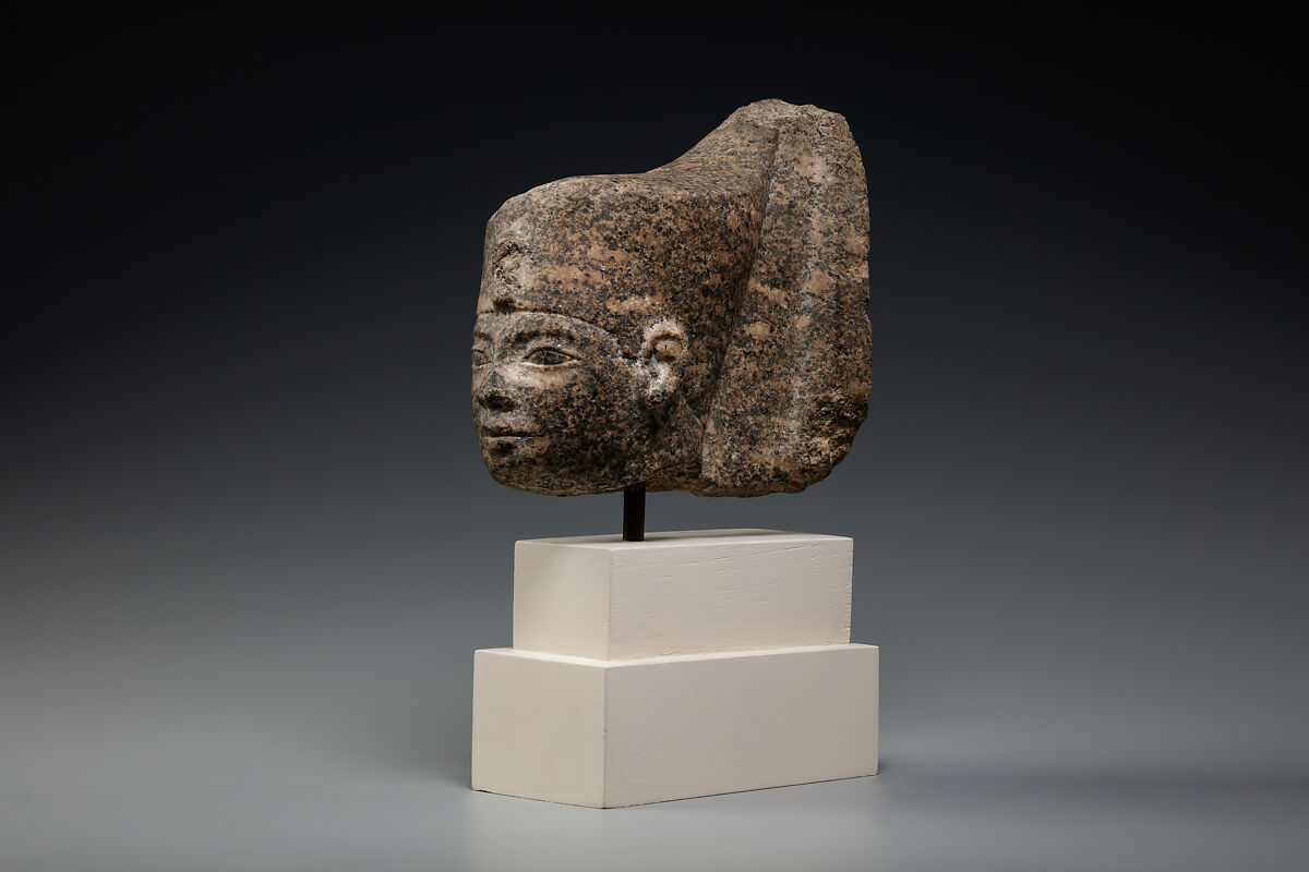 Head of a king in the red crown, Granodiorite