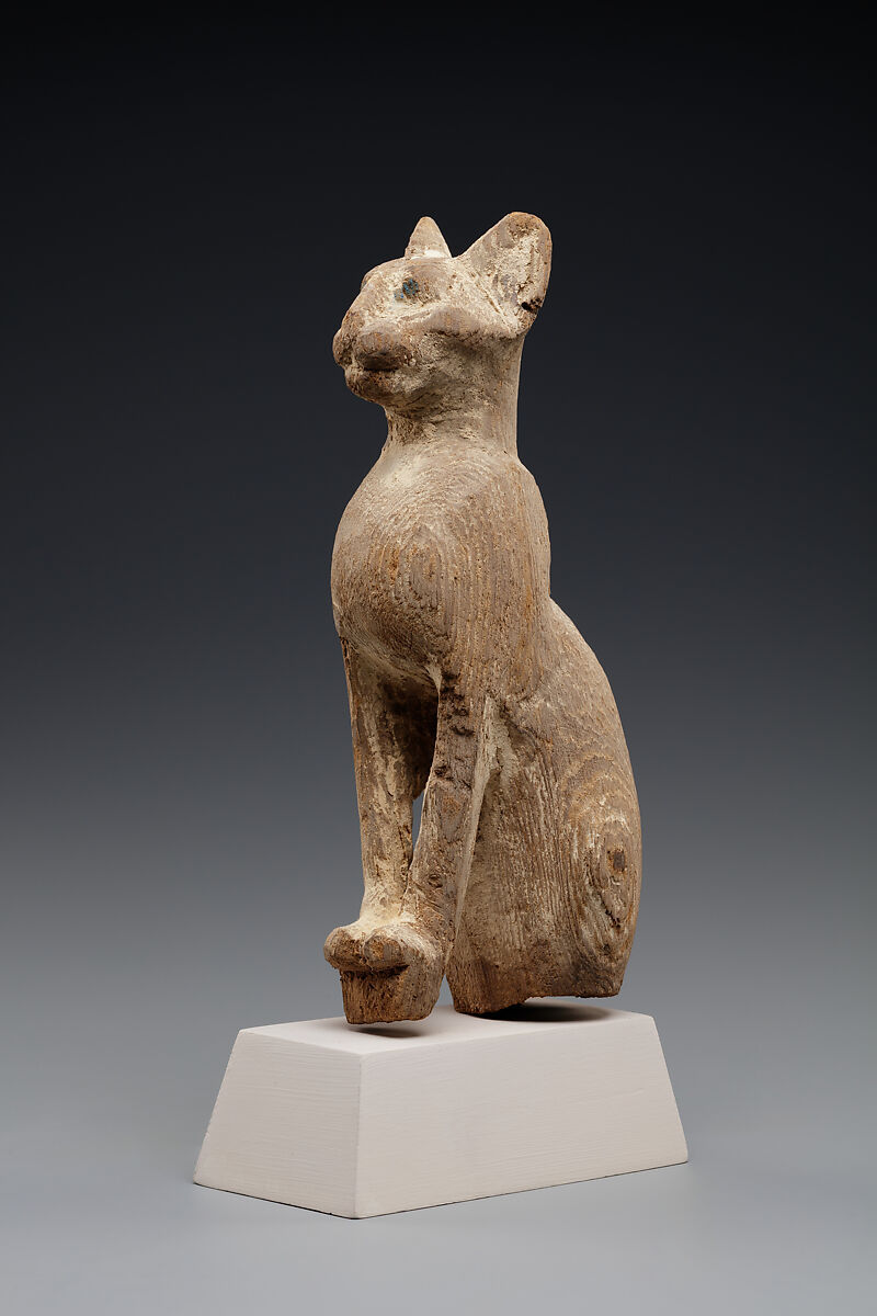 Statuette of a cat, Wood