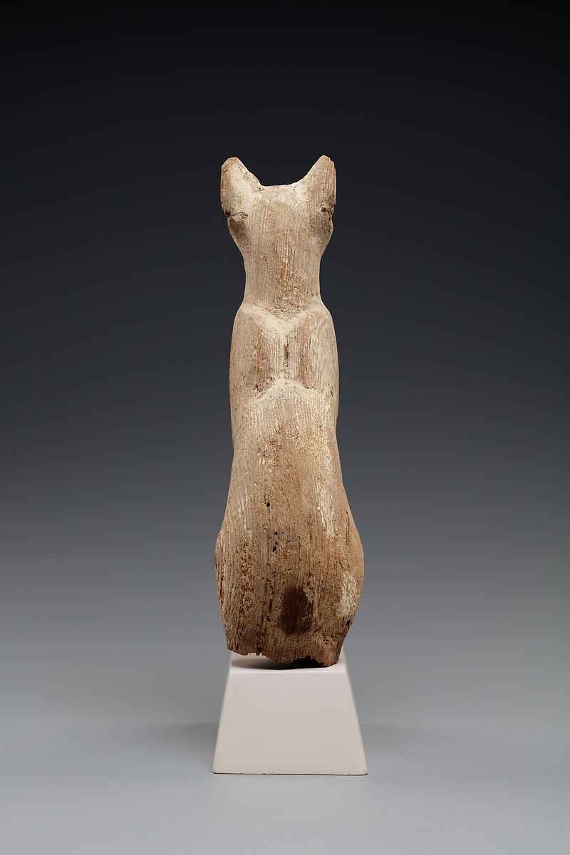 Statuette of a cat, Wood