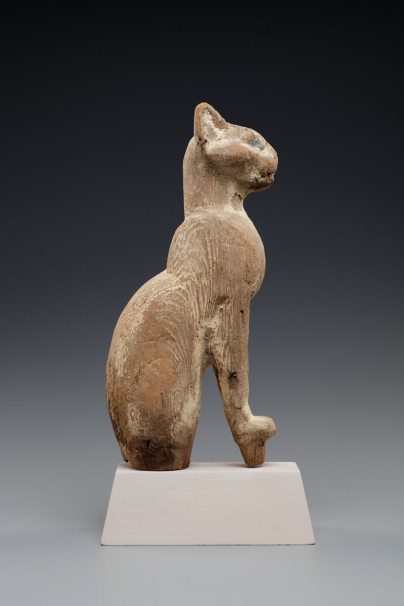 Statuette of a cat, Wood