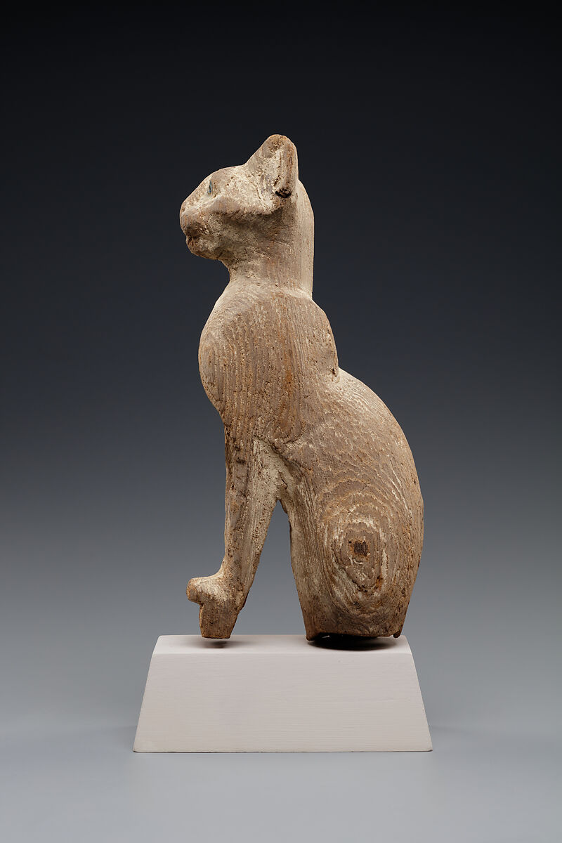 Statuette of a cat, Wood