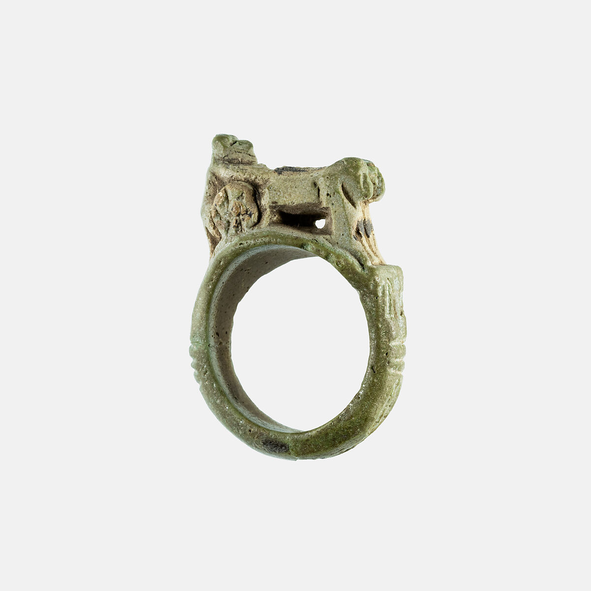 Ring with a bezel in the form of a baboon in a chariot pulled by two lions, Faience