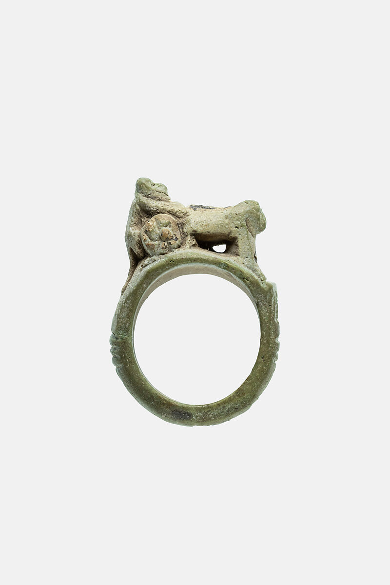 Ring with a bezel in the form of a baboon in a chariot pulled by two lions, Faience 