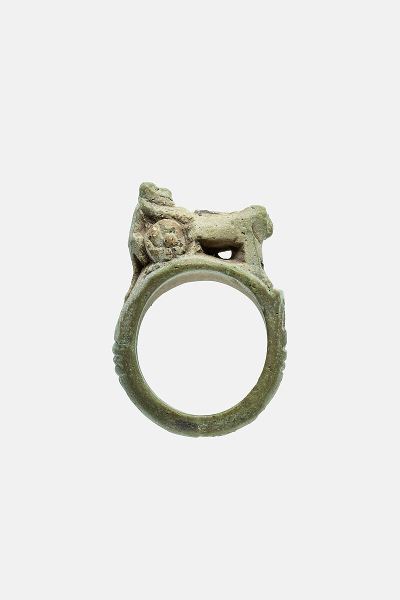 Ring with a bezel in the form of a baboon in a chariot pulled by two lions, Faience