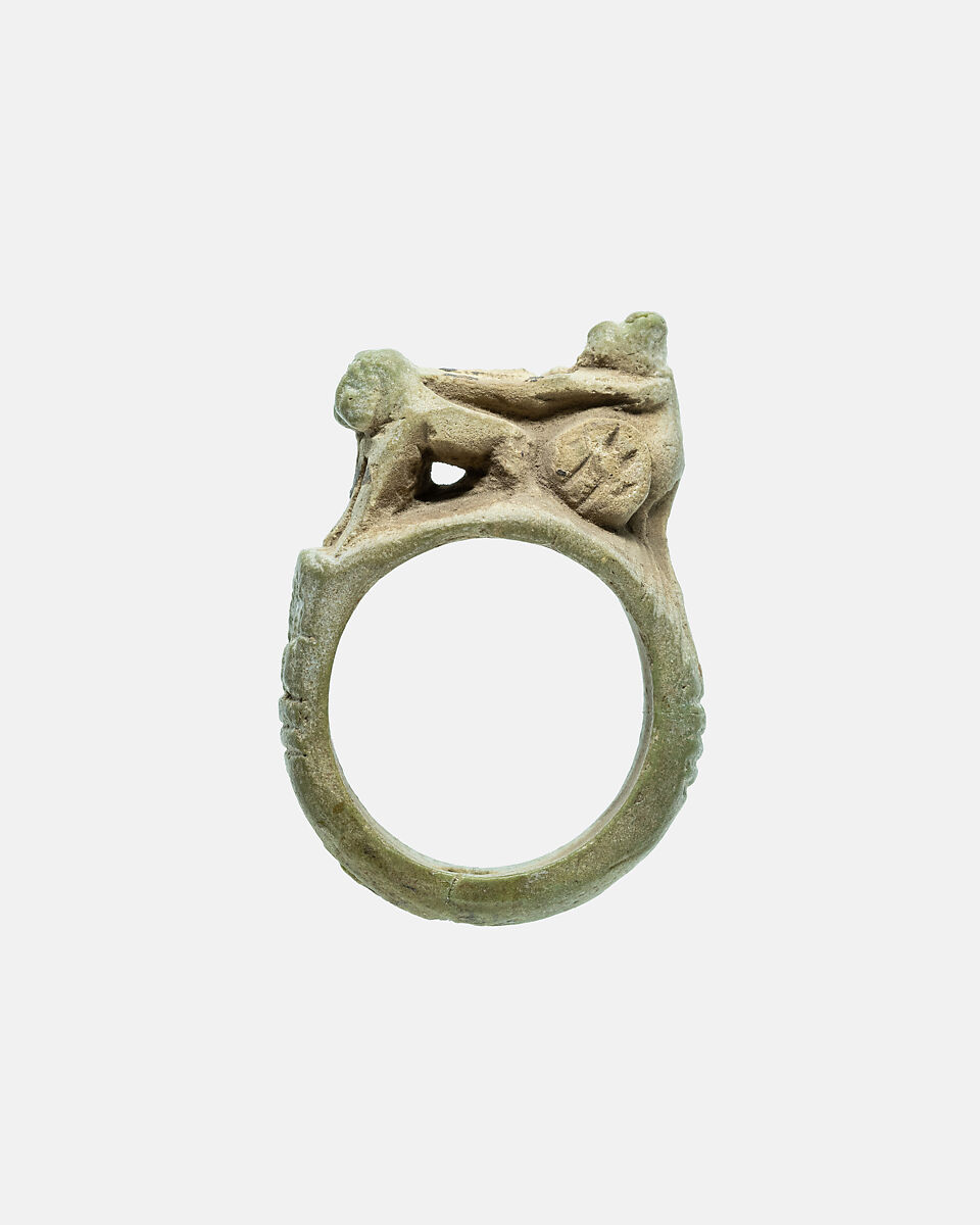 Ring with a bezel in the form of a baboon in a chariot pulled by two lions, Faience